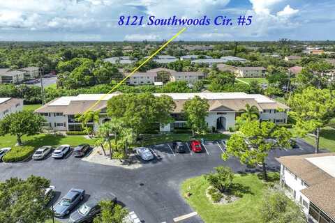 8121 South Woods Cir, Fort Myers, FL 33919