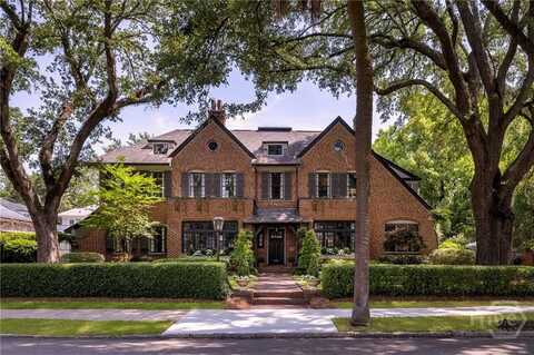 56 E 54th Street, Savannah, GA 31405