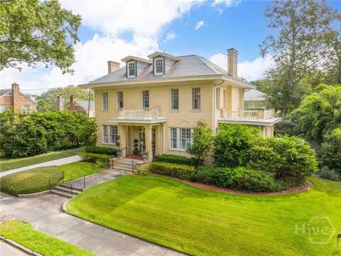 38 E 52nd Street, Savannah, GA 31405