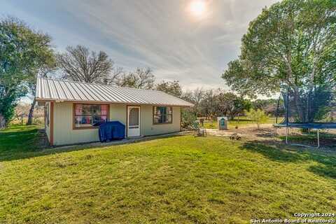 434 SPUR DR, Bandera, TX 78003