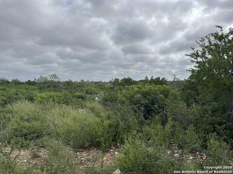 73 Rocky Hls, Uvalde, TX 78801