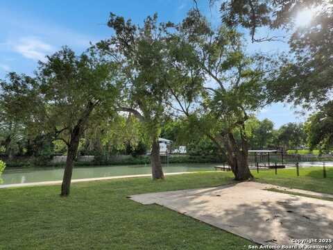 524 TURTLE LN, Seguin, TX 78155