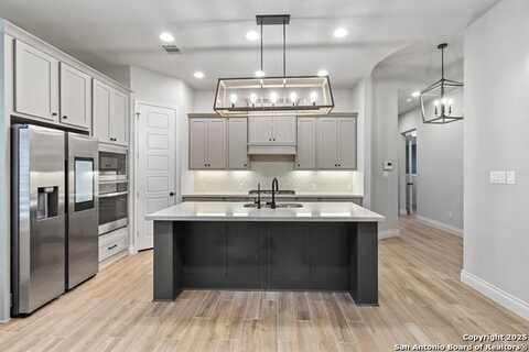 2613 MOONLIGHT RUN, San Antonio, TX 78245