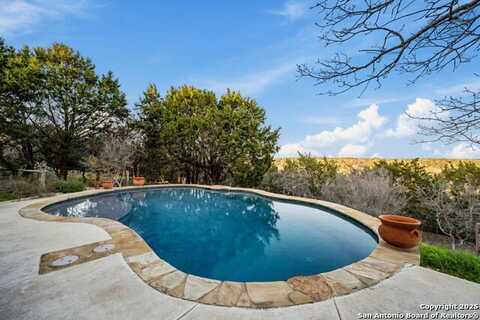 124 HOSKINS TRL, Boerne, TX 78006