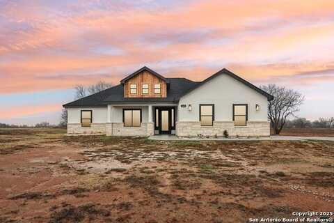 109 Hidden Hills, Floresville, TX 78114