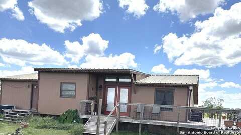 140 BRYCE LN. N., Comfort, TX 78013