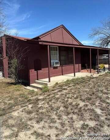 807 Pena, Carrizo Springs, TX 78834