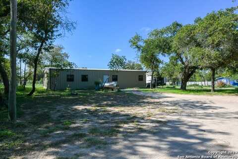 270 Camelot Ln, San Antonio, TX 78264