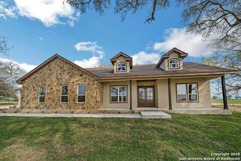 313 Firewheel Loop, Floresville, TX 78114