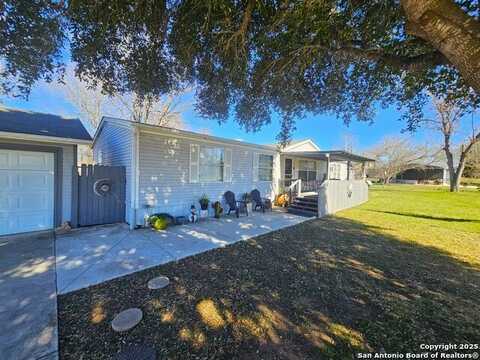 112 Royal Crest Circle, Seguin, TX 78155