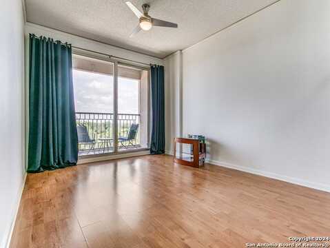 1 TOWERS PARK LN, San Antonio, TX 78209