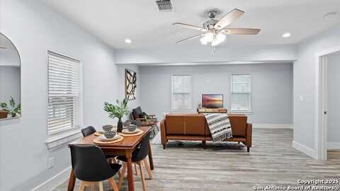 129 E TORREY ST, New Braunfels, TX 78130