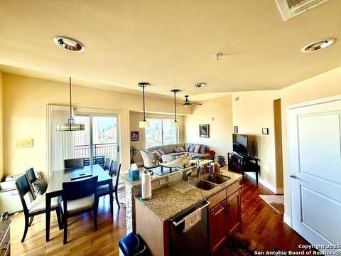215 N Center, San Antonio, TX 78202
