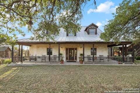 1900 Granite Springs Dr, Fredericksburg, TX 78624
