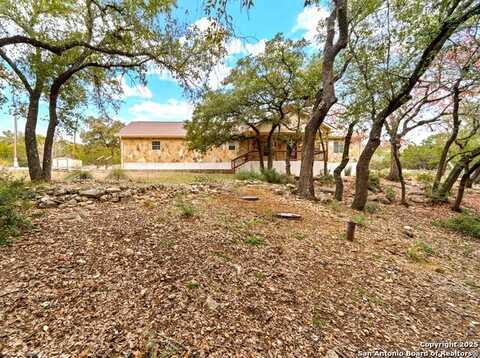 110 Foot Hill Dr, Canyon Lake, TX 78133