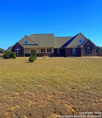469 Buckskin Trl, Bandera, TX 78003