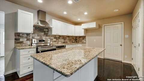 156 rilla vista, San Antonio, TX 78216