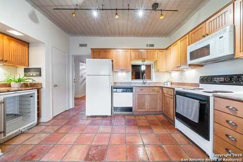 3102 Eisenhauer, San Antonio, TX 78209