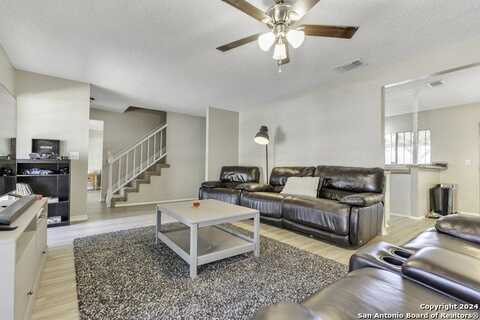 16323 falcon hill, San Antonio, TX 78247