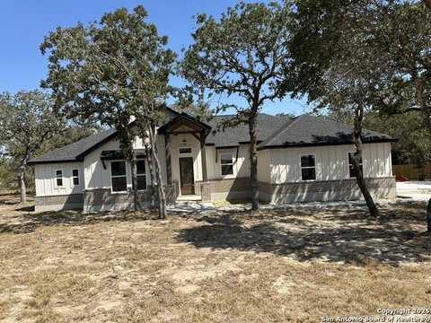 1196 COUNTY ROAD 319, La Vernia, TX 78121