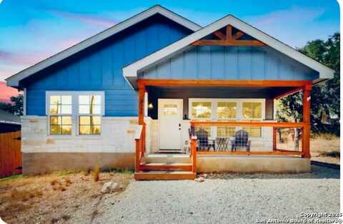 2319 WESTVIEW DR, Canyon Lake, TX 78133