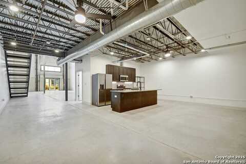 215 COCA COLA PL, San Antonio, TX 78219