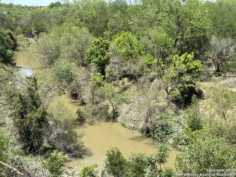 5353 Labus Rd, Elmendorf, TX 78112