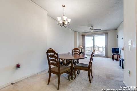 1 TOWERS PARK LN, San Antonio, TX 78209