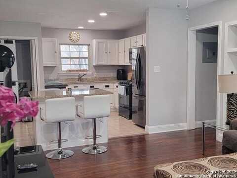 4611 Creekmoor Dr, San Antonio, TX 78220