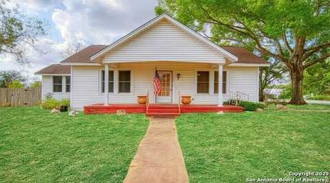 1801 3rd St, Floresville, TX 78114