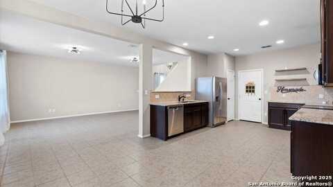 431 HARVEST PT, Selma, TX 78154
