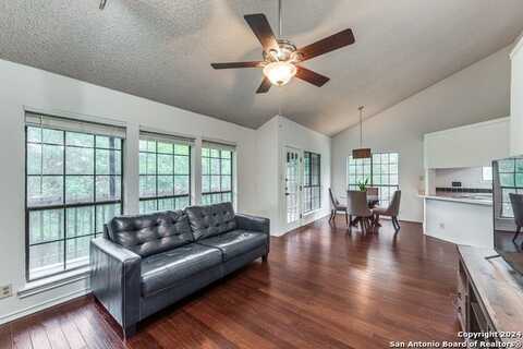 8611 DATAPOINT DR, San Antonio, TX 78229