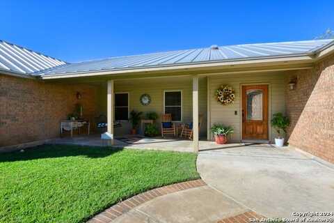 1333 Continental Dr S, Pleasanton, TX 78064