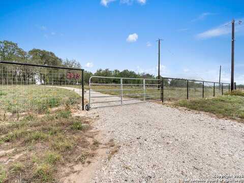 2975 County Road 120, Floresville, TX 78114