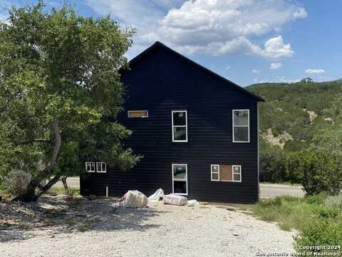 312 SKYLINE DR, Canyon Lake, TX 78133