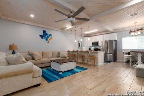 1701 S Station St, Port Aransas, TX 78373