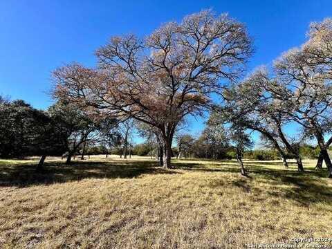 205 Mulder Dr, Camp Verde, TX 78028