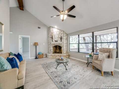 2580 GOAT HILL RD, Lakehills, TX 78063
