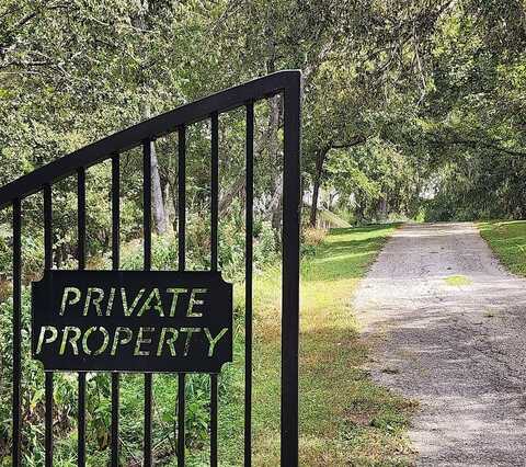 601 Country Club Court, La Grange, TX 78945