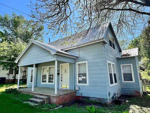 1406 South Baylor Street, Brenham, TX 77833