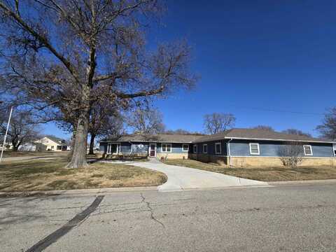 302 N Daily Rd, Mount Hope, KS 67108