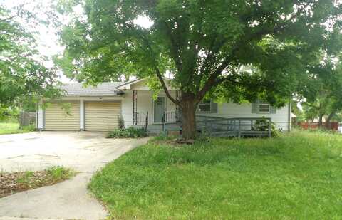 400 Highland Ave, Newton, KS 67114