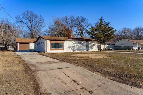 140 S Ballard Dr, Haysville, KS 67060