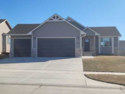 8617 E Chris St, Bel Aire, KS 67226