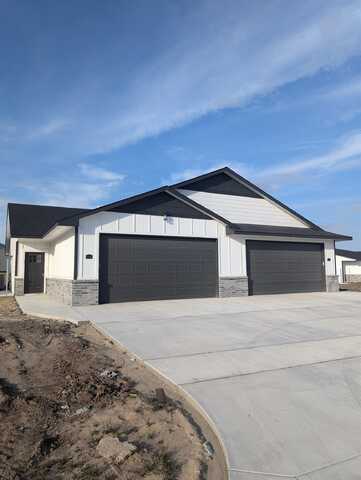 1140-1142 Trek Cir, Goddard, KS 67052