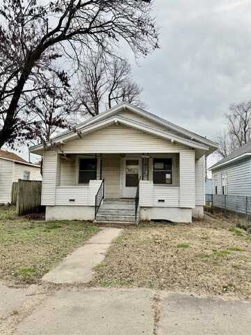 417 E 5th Ave, Hutchinson, KS 67501