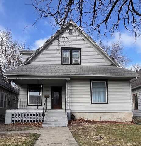 1111 N Main, Newton, KS 67114