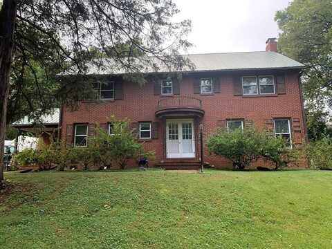 808 Grove Ave, Chase City, VA 23924