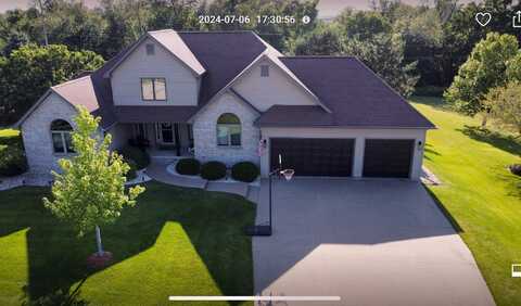 585 Pioneer Road, Platteville, WI 53818