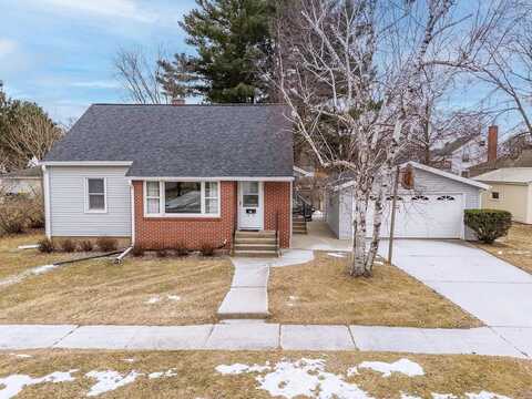 240 Modern Avenue, Reedsburg, WI 53959